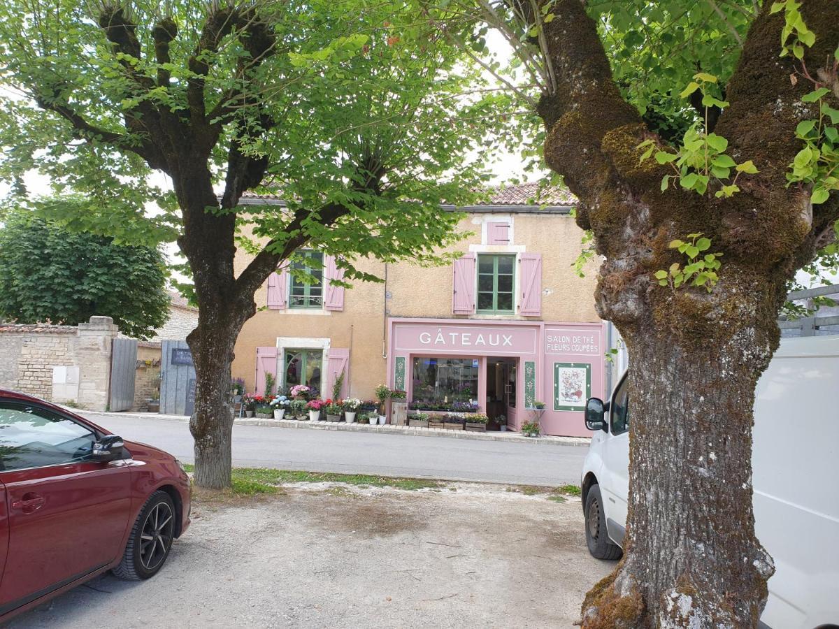 Tusson, Charente - Bed&Breakfast - Large King Room Exterior foto